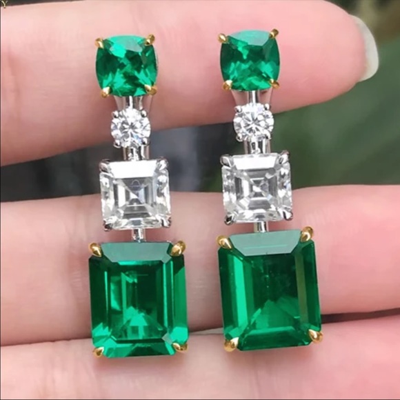 New 925 Silver Dangling Emerald Gemstone Earrings - Picture 2 of 2
